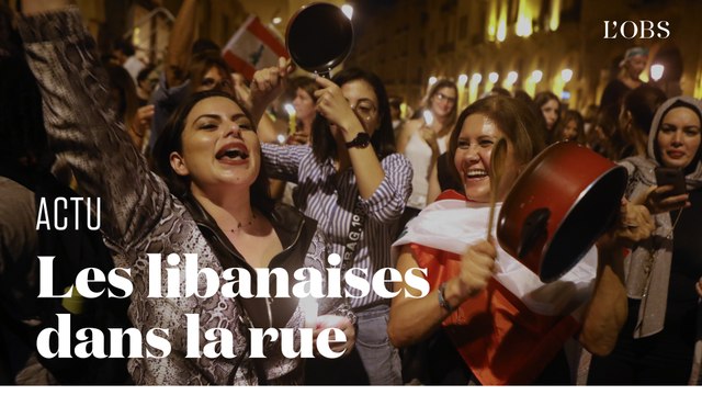 Les femmes libanaises protestent avec des bougies et des casseroles