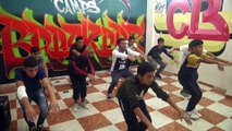 Abluka altında yaşayan Gazzeli gençler sokak dansı ile stres atıyor (1) - GAZZE