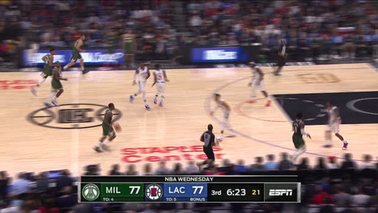 Bledsoe drops beautiful pass for Giannis slam