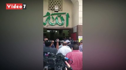 هيثم احمد زكي..هنيدى وباسم سمرة أول الحضور لتشييع الجثمان