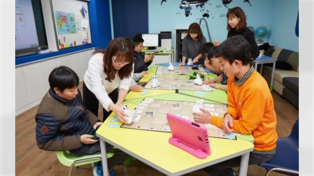 [기업] SKT, 장애 청소년 천 명에게 '코딩교육' / YTN
