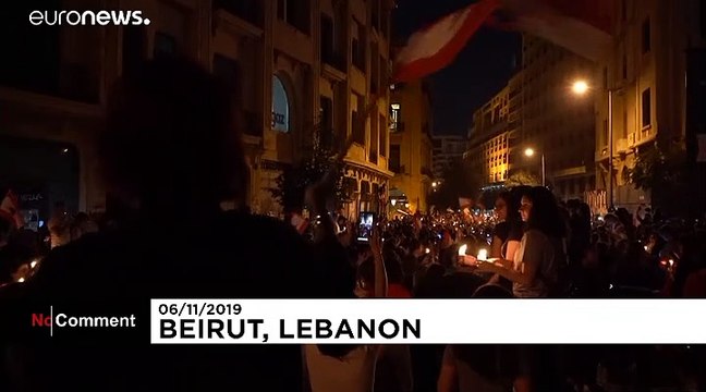 Frauen gehen im Libanon auf die Straße