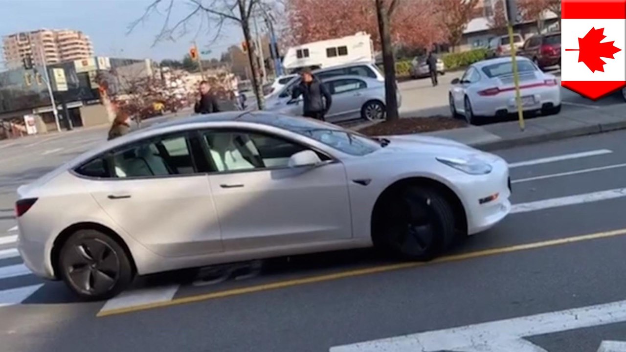 Driverless Tesla drives itself through Vancouver parking lot