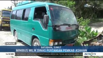 Minibus Dinas Pertanian Pemkab Asahan Tabrak Warung