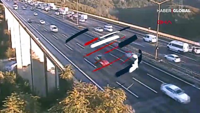 TEM'de akılalmaz olay! Otomobili bırakıp kaçtılar