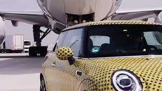 MINI Cooper S Electric pulls 150-Tons Boeing aircraft