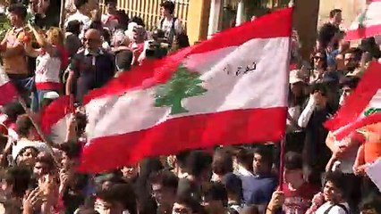آلاف التلاميذ والطلاب يتظاهرون في مناطق لبنانية عدة في إطار الحراك الشعبي