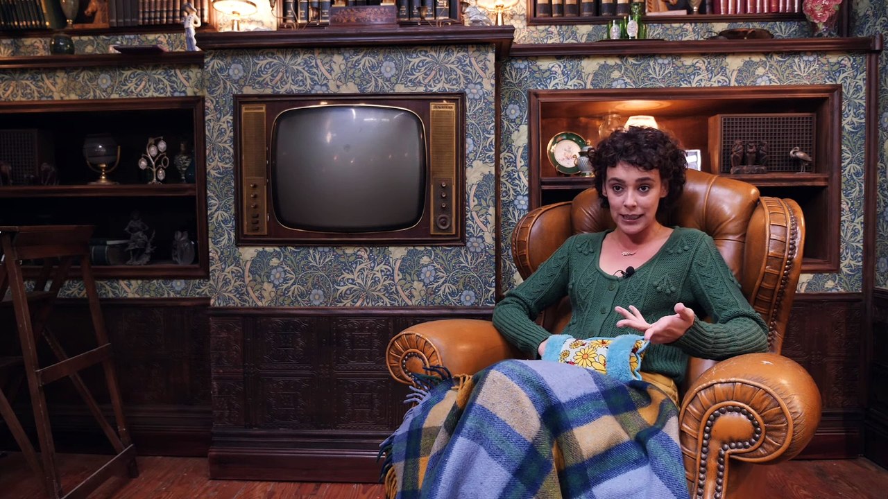 VENTAJAS DE VIAJAR EN TREN Película  - Clip -Belén Cuesta habla de Ángel de Sanagustín