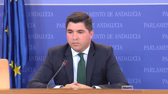 Moreno acusa a Chaves de falta de respeto al Parlamento