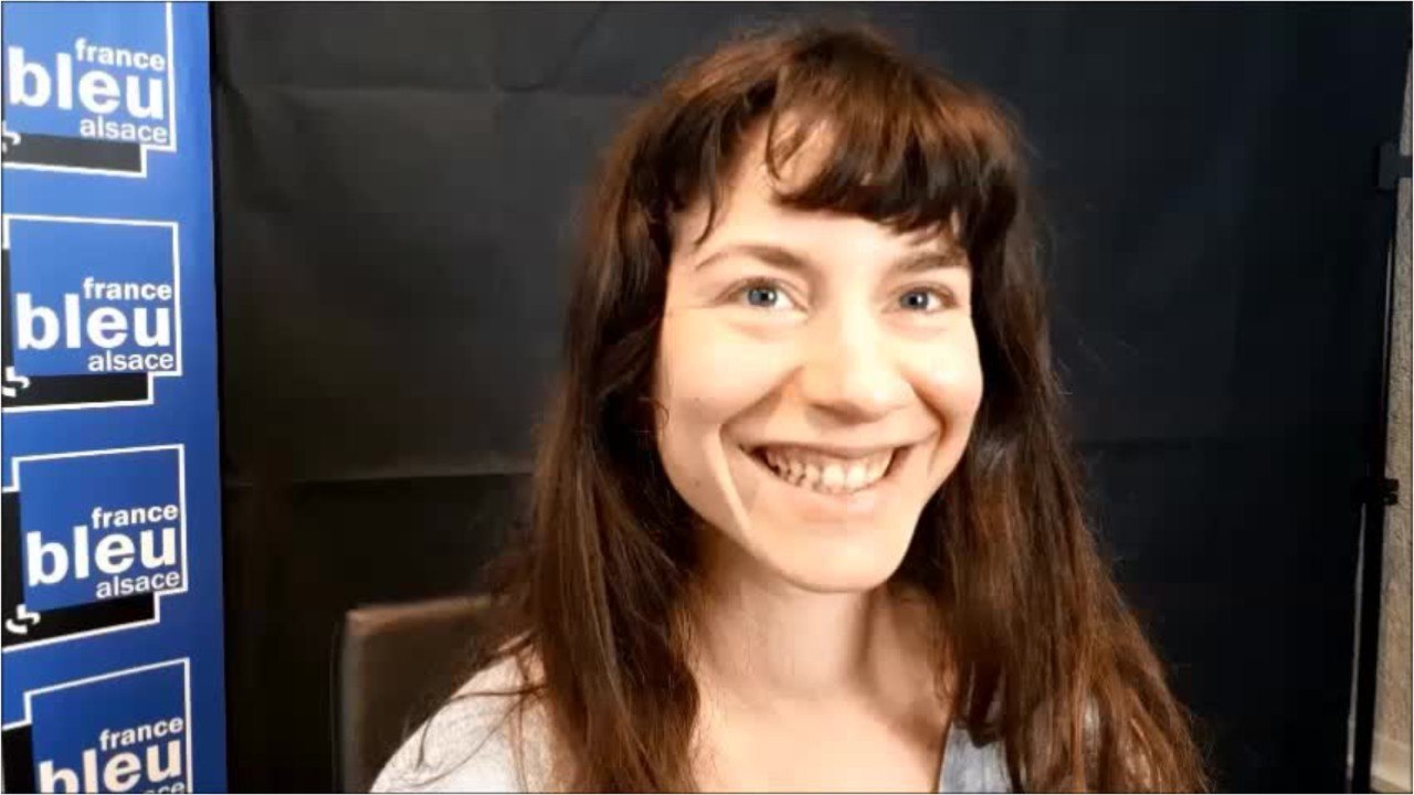 Avec Claire Lise de Au Claire de Lise Yoga, pratiquons au bureau avec notamment le yoga sur chaise