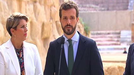 Casado dice que hay una crisis "como la copa de un pino"