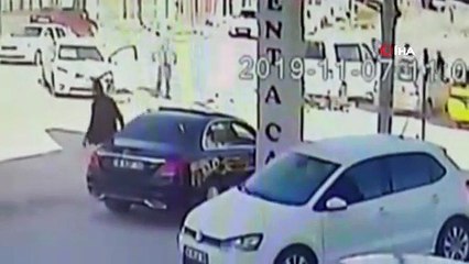 İnegöl'de otomobil ile motosiklet çarpıştı: 2 ağır yaralı