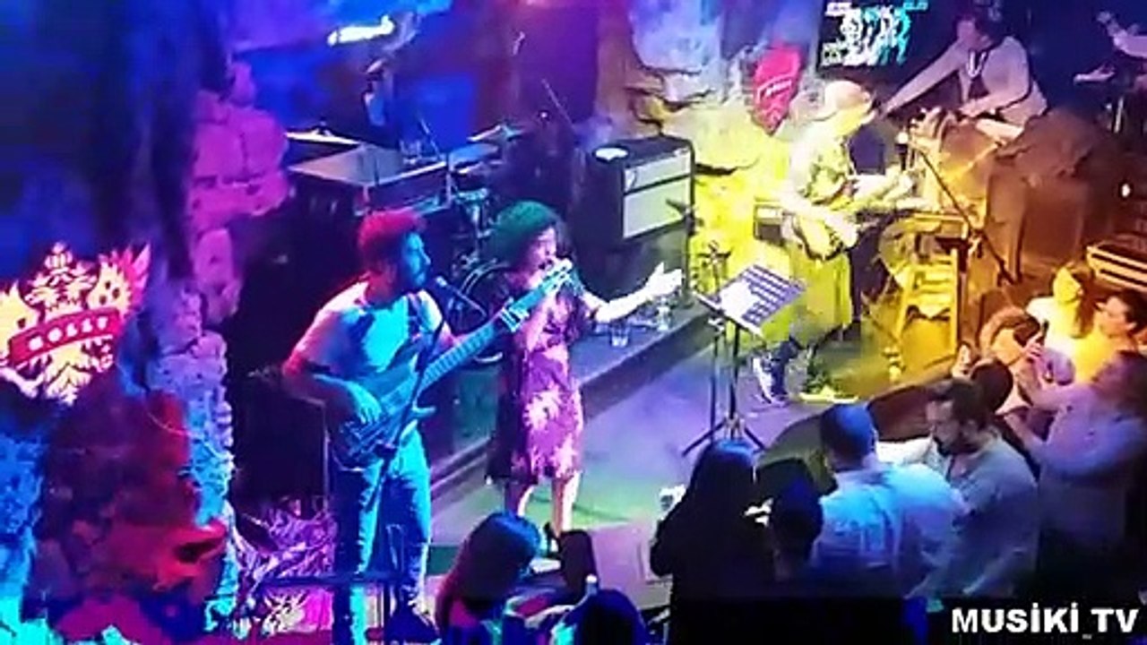 MELEK MOSSO - Namus (Sezen Aksu cover) (Canlı/Konser) @Jolly Joker - HD