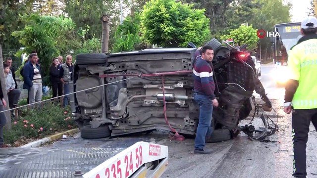 Ortalığın savaş alanına döndüğü kazadan sürücü yaralı kurtuldu