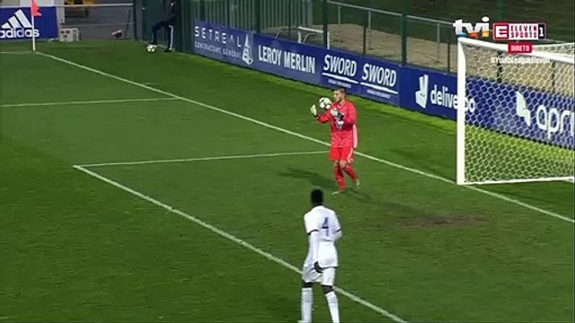 O bizarro pontapé de baliza do Lyon que deu canto para o Benfica