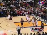 Joakim Noah's one-handed jam Over Andris Biedrins