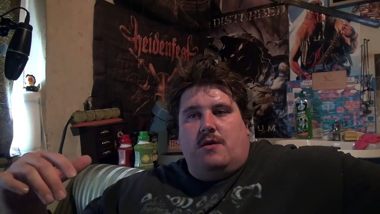 Hater überfallen mich am banhof und übergsen mich mit cola Ankündigung