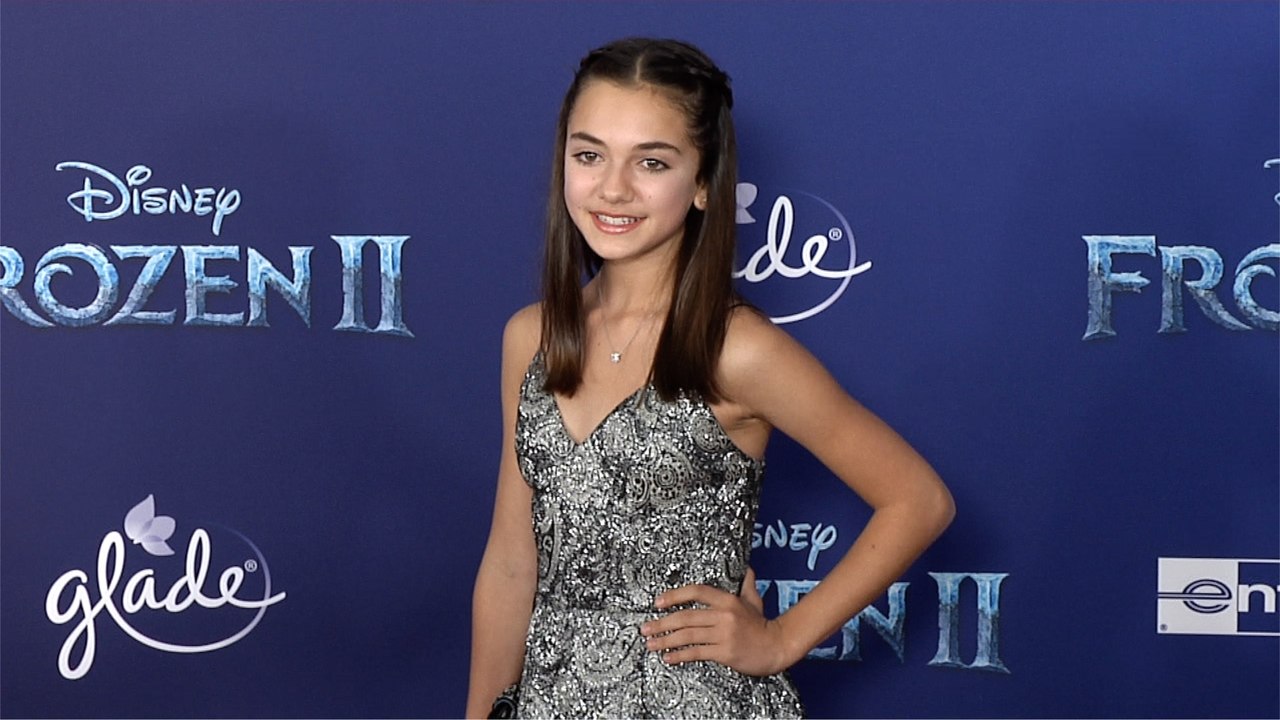 Mattea Conforti “Frozen 2” World Premiere Red Carpet - video Dailymotion