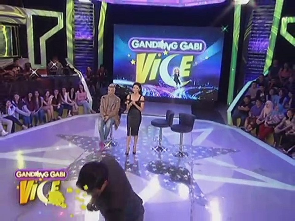 Daniel Matsunaga sings ""Hero"" for Erich Gonzales