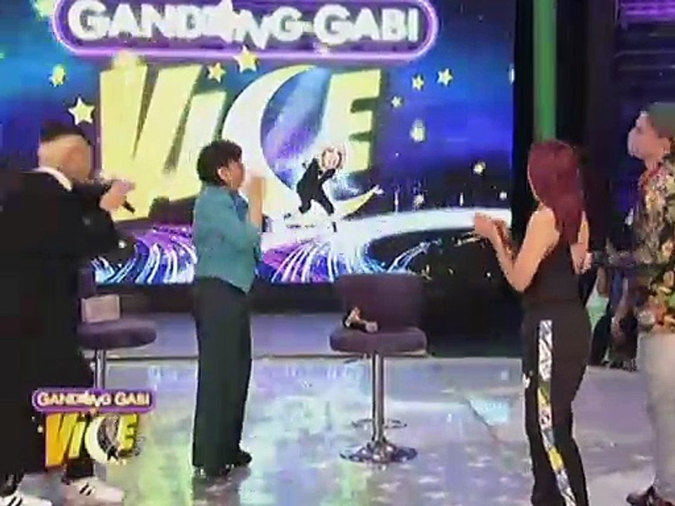Vilma Santos dances ""Love Me Like You Do"" with Zeus Colllins