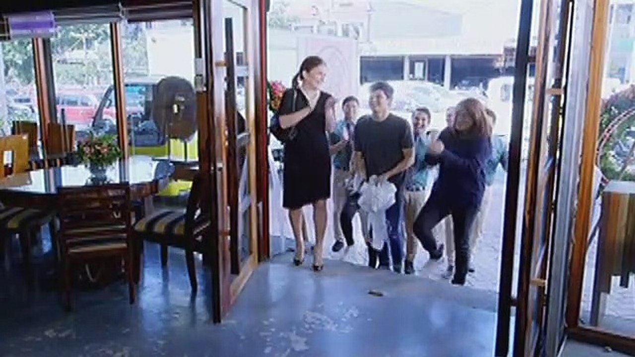 Clark, nagbukas ng kanyang sariling furniture shop