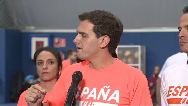 Rivera dice que no se puede ser violento y recibir dinero público