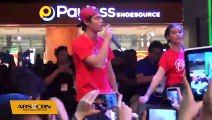 Liza and Enrique serenade fans at the Dolce Amore Grand Fans Date