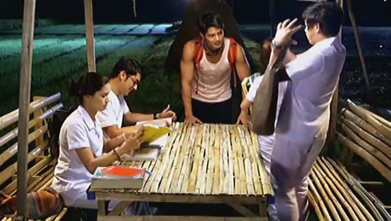 Lucille, biglang pumasok sa bahay ni Laura