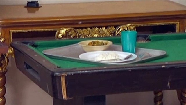 Alex, humahanap ng paraan para makatakas