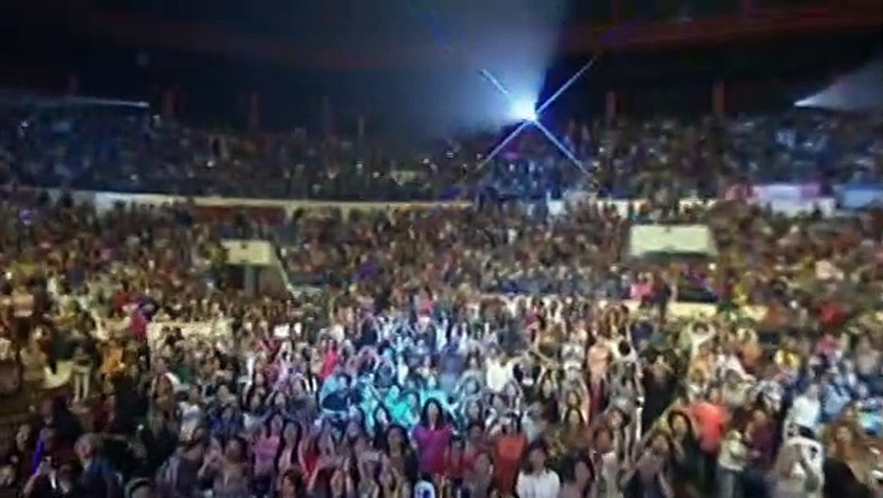 Clark at Leah, inawit ang ""On The Wings Of Love"" kasama ang sambayanan