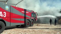 Sivas'ta fabrika yangını (3) - Yangın kontrol altına alındı