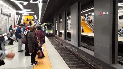 Metroda rahatsızlanan yaşlı adam, hastanede hayatını kaybetti