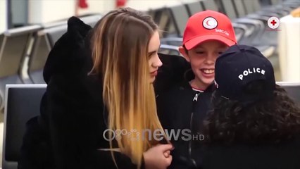 Ora News - Lot gëzimi në familjen Berisha, Alvini bashkohet me babain dhe dy motrat në Itali
