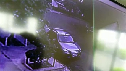 Câmera mostra carros batendo no Bairro Neva