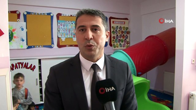 Anaokulu Öğrencileri, Okullarında Tohum Ekip Evcil Hayvan Besliyor