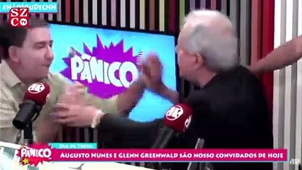 Gazeteciler yumruk yumruğa kavga etti