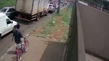 Câmera mostra colisão no Viaduto da Petrocon