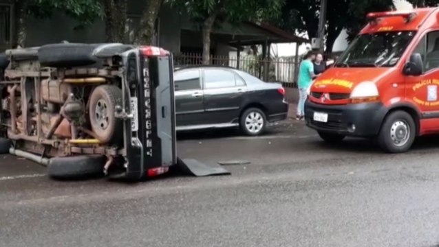 Tombamento é registrado na Rua Manoel Ribas, esquina com a Rua Curitiba