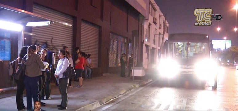 Asalto a pasajeros a un alimentador de la Metrovía en el norte de Guayaquil
