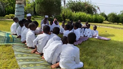 Dakar'da minik hafızlar Mevlid Kandili'ni hatimle idrak etti - DAKAR