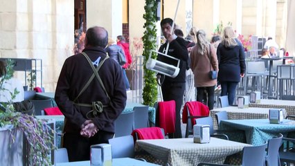 Entre direita e esquerda