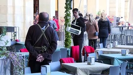 Entre direita e esquerda