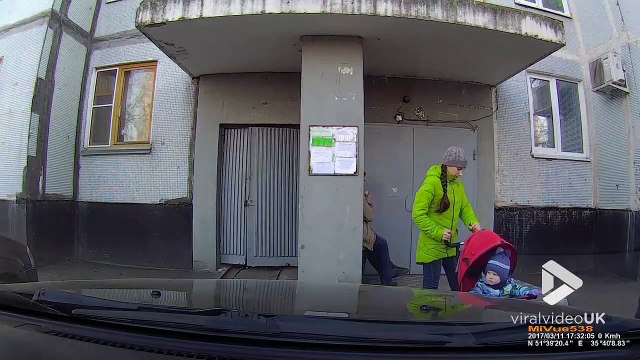 Ne jamais accepter l'aide d'un homme ivre... Belle gamelle