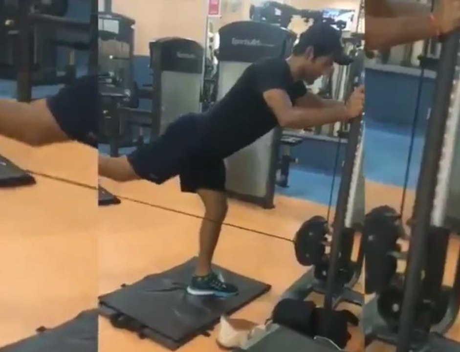 UNMUKT CHAND WORKOUT VIDEO WITH BROKEN LEG | Oneindia News
