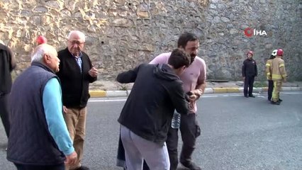 Ataşehir'de kontrolden çıkan araç kamyonete çarptı: 2 yaralı