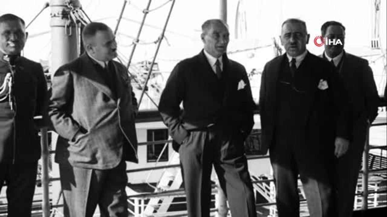 Bakan Ersoy, Atatürk'ün yayınlanmamış görüntüsünü "10 Kasım" mesajında paylaştı