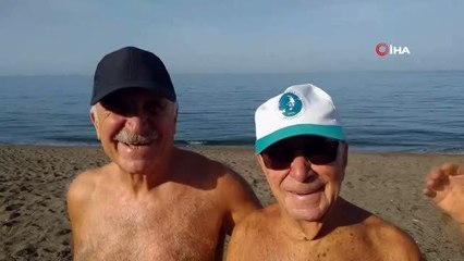 Karadeniz'e yaz geldi, insanlar denize akın etti