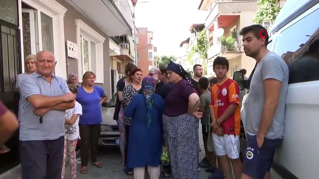 Katil zanlısı kocanın boğazını keserek öldürdüğü eşinin yazışmalarını kendi telefonundan takip ettiği ortaya çıktı