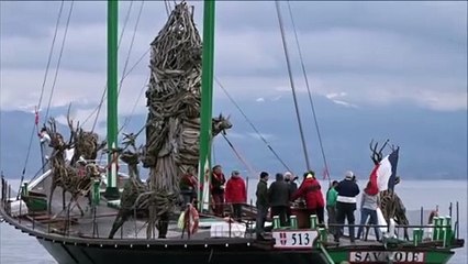 Evian : le père Noël flottinesque gagne le large pour s’installer à Lausanne