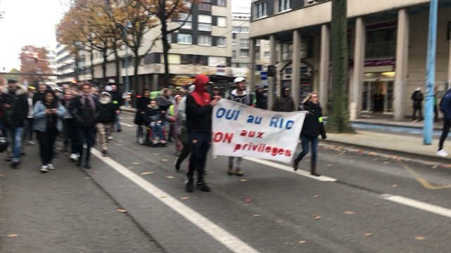 Le Mans. Environ 150 gilets jaunes manifestent ce samedi